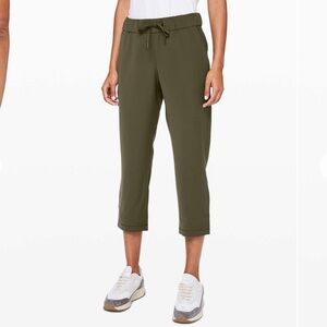 Lululemon on the fly crop - 8